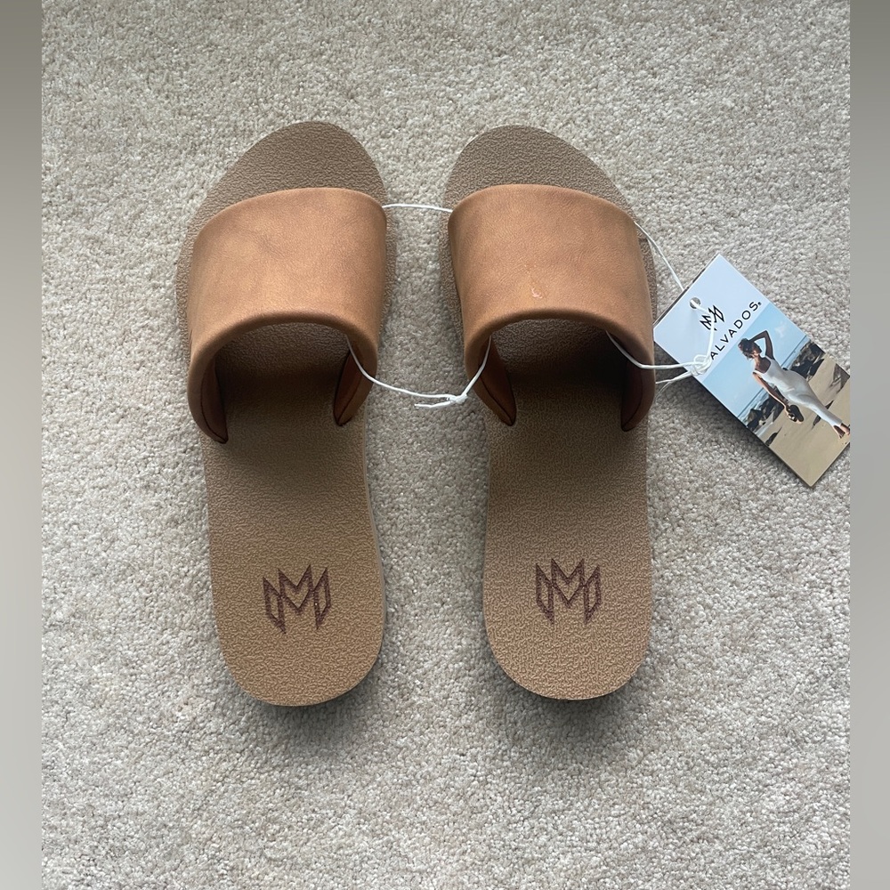 NWT Malvados “Elle” Slides in SADDLE color